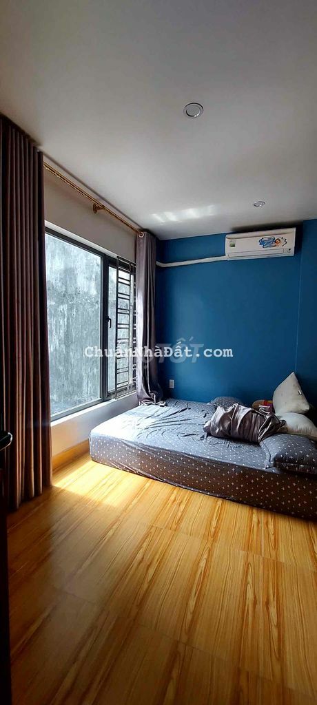 nhà 50m x 3 tầng độc lập sau nhà mặt đường Tô hiệu