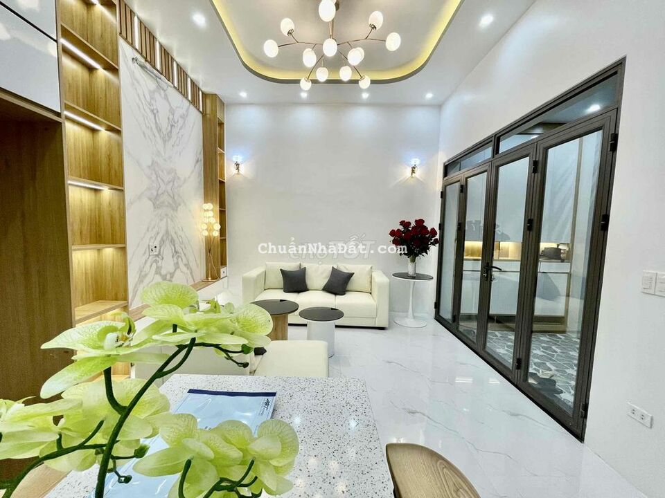 nhà siêu đẹp miêu hai xã 50m x 3,5 tầng ngo nông