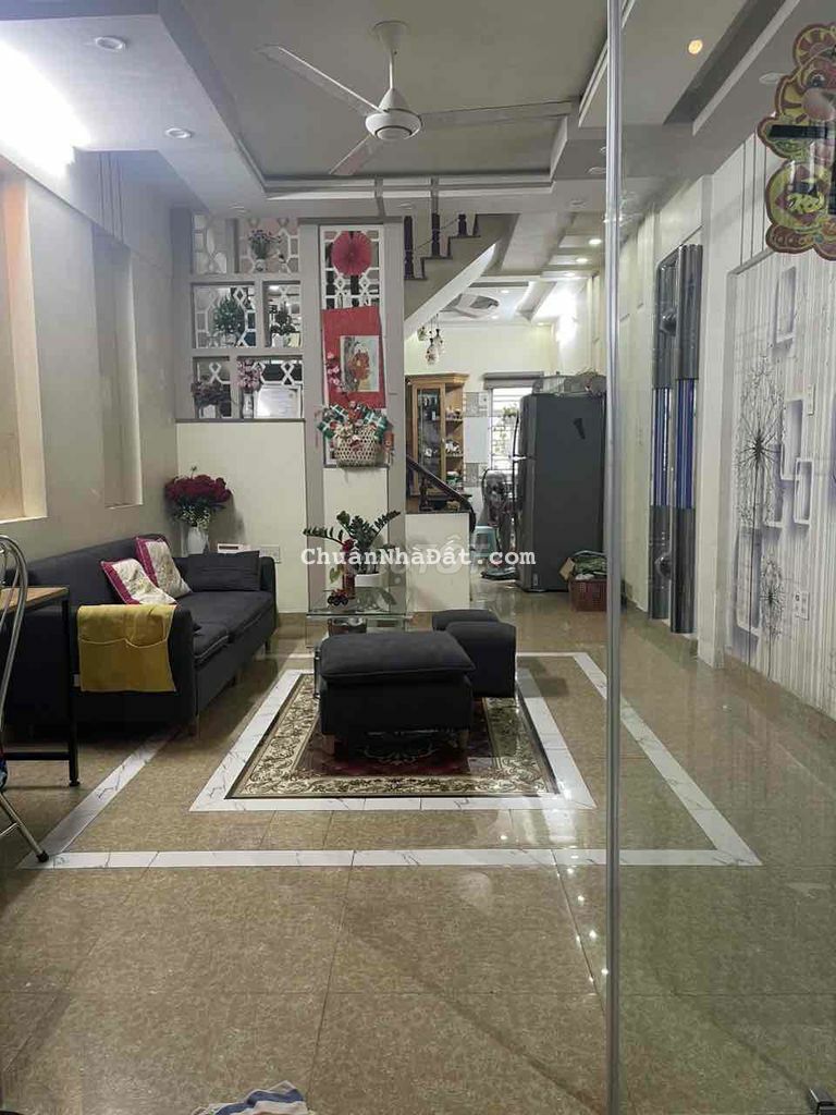 nhà Trần nguyên hãn doc lap 52m x 3 tầng ngo oto