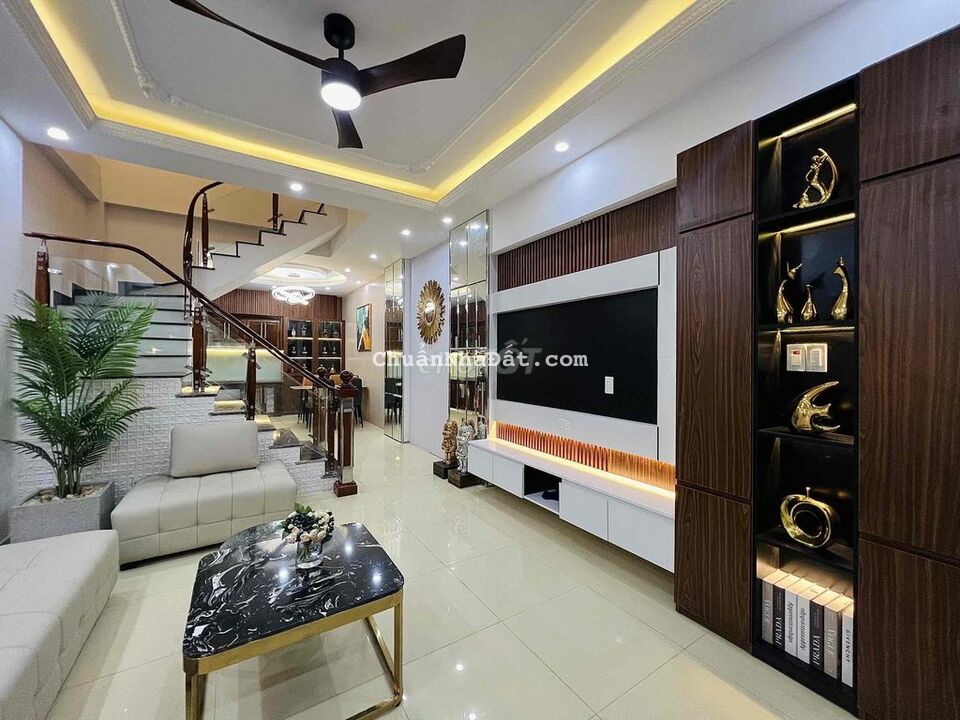 nhà miếu hai xã 52m x 3 tầng