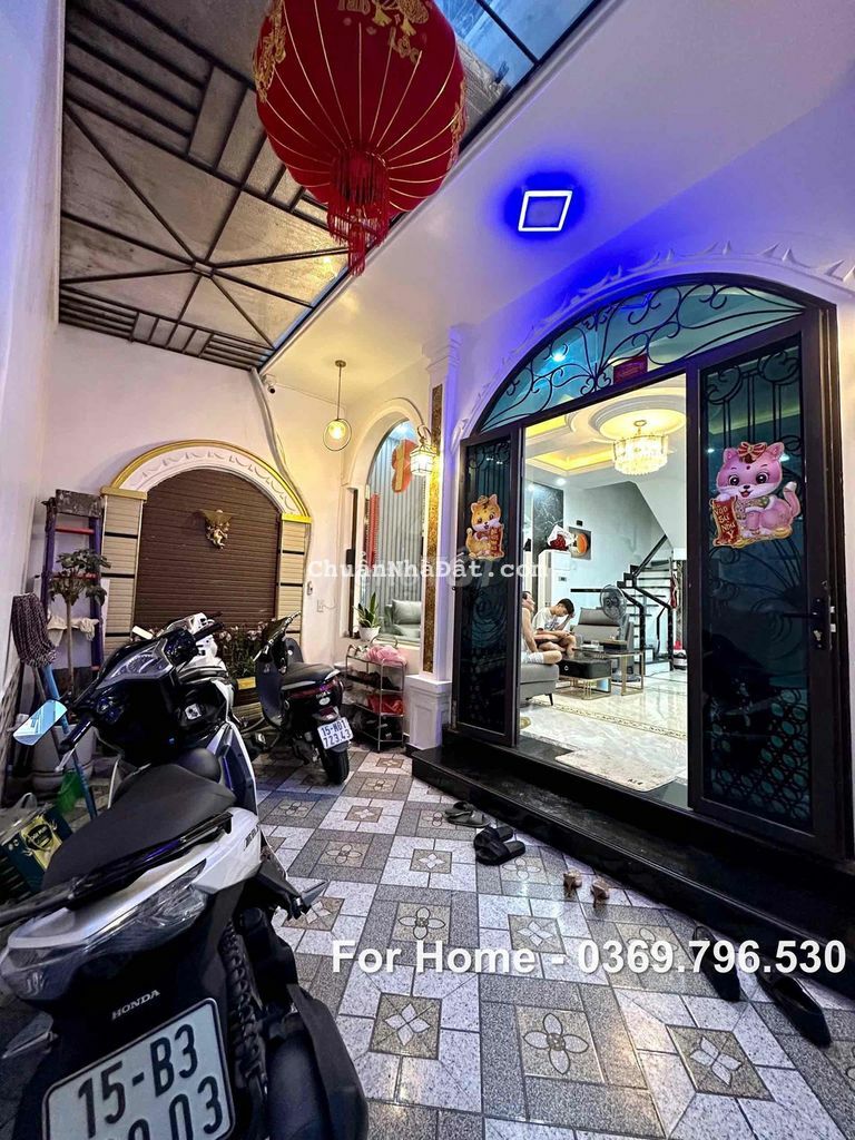 Dân xây độc lập phố Tôn Đức Thắng, sân cổng riêng, oto đỗ cách 2m