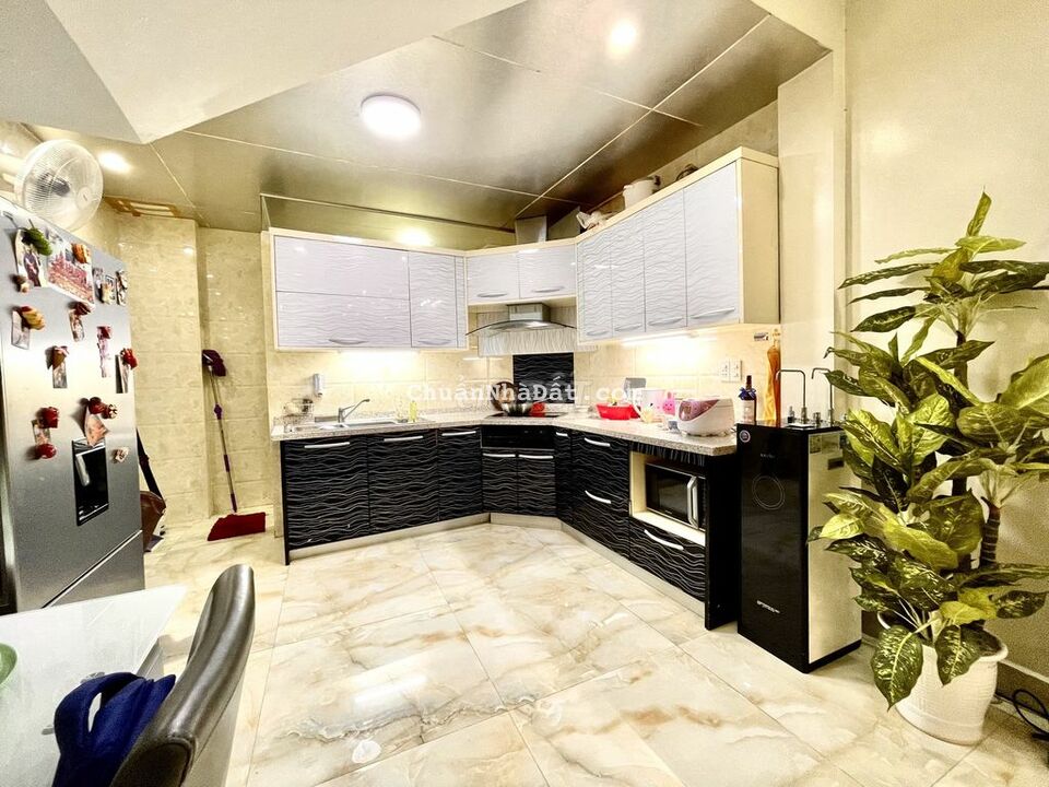 Nhà dân xây phố trung tâm Nguyễn Đức Cảnh, Cách 20m ra mặt đường