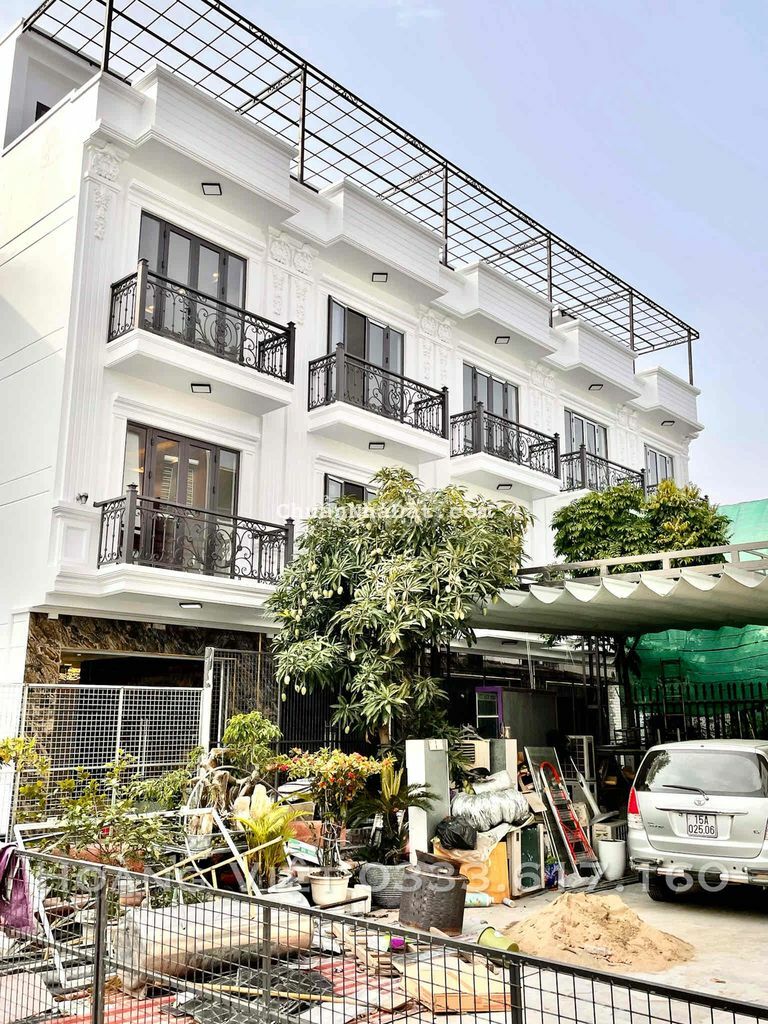 cực phẩm ngay sau AEON ô tô đỗ cửa hơn 3 tỉ xây mới độc lập cực phẩm ngay sau AEON ô tô đỗ cửa hơn 3 tỉ xây mới độc lập