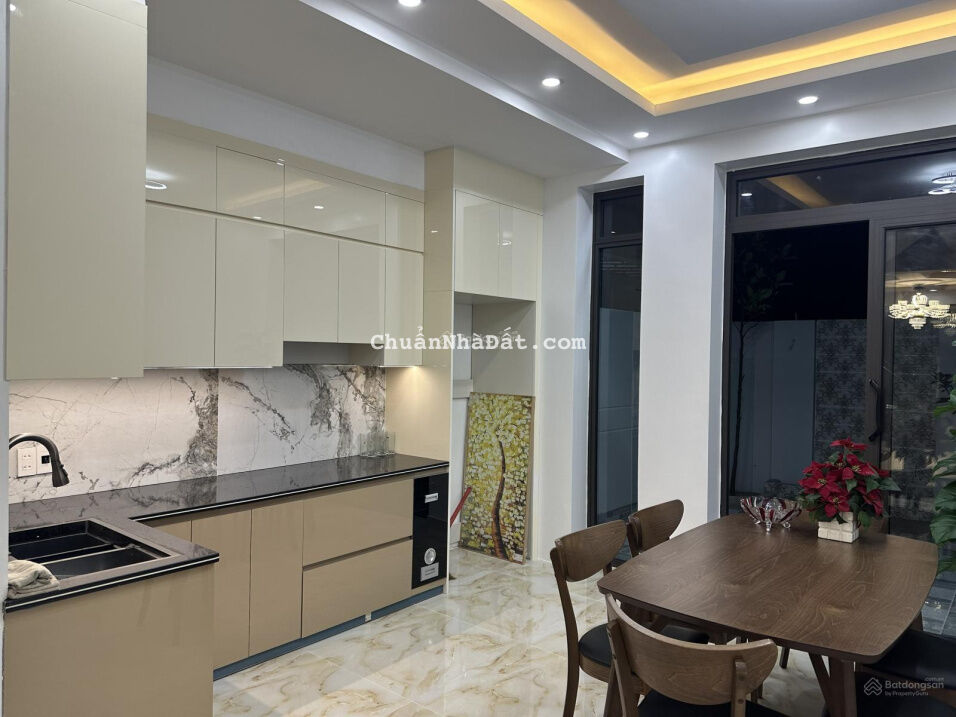 Lên sóng dãy nhà xây mới, ô tô đỗ cửa tại Khúc Thừa Dụ chỉ 3,x tỷ. Đẹp rẻ nhất phân khúc Lên sóng dãy nhà xây mới, ô tô đỗ cửa tại Khúc Thừa Dụ chỉ 3,x tỷ. Đẹp rẻ nhất phân khúc