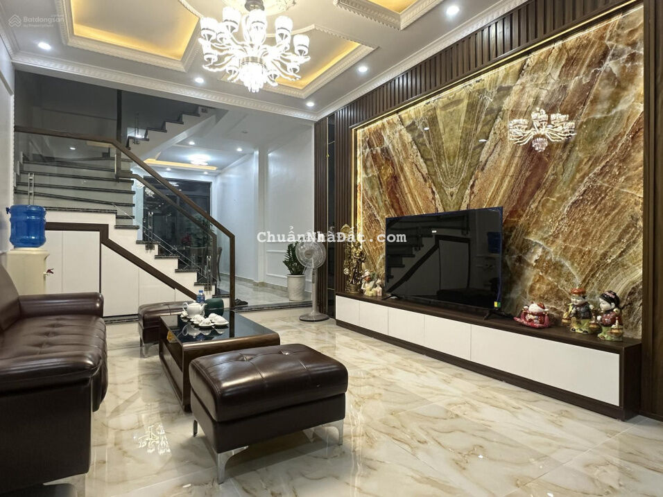 Lên sóng dãy nhà xây mới, ô tô đỗ cửa tại Khúc Thừa Dụ chỉ 3,x tỷ. Đẹp rẻ nhất phân khúc Lên sóng dãy nhà xây mới, ô tô đỗ cửa tại Khúc Thừa Dụ chỉ 3,x tỷ. Đẹp rẻ nhất phân khúc