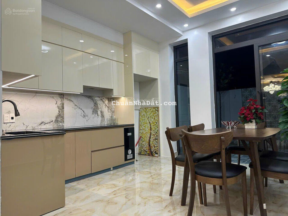 Khúc Thừa Dụ 2 - Lên sóng dãy nhà xây mới, ô tô đỗ cửa tại Khúc Thừa Dụ 2 chỉ 3 tỷ 5. Đẹp rẻ nhất