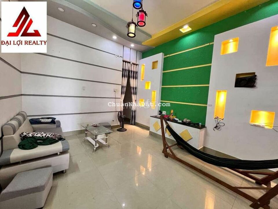 Bán nhà mặt tiền nhựa 5m p.6, 104m2 chỉ 2tyxx