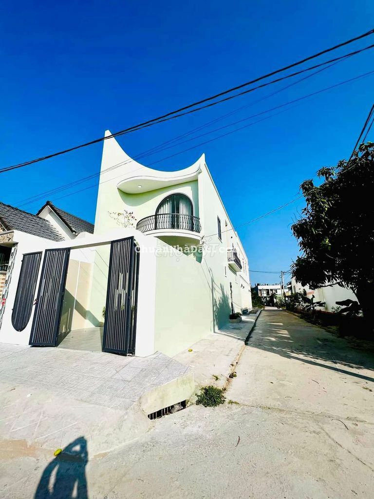 Bán nhà mới xây, lô góc 2 mặt tiền Trung An, xe hơi vi vu, 3.2tỷ Bán nhà mới xây, lô góc 2 mặt tiền Trung An, xe hơi vi vu, 3.2tỷ