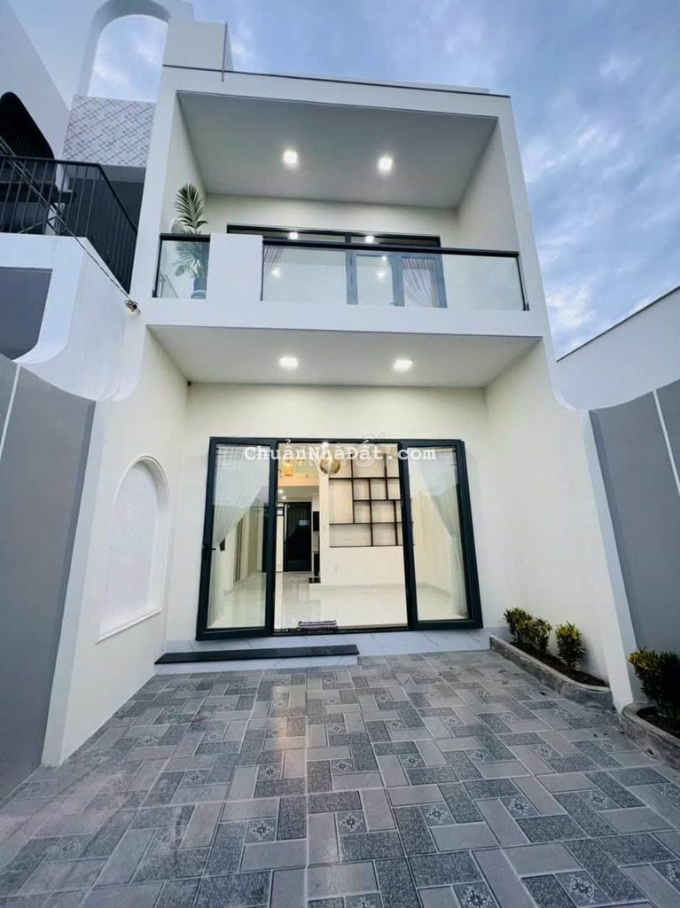 NHÀ LẦU MỚI TRUNG AN - SÂN ĐẬU OTO - THỔ CƯ, CHỦ QUYỀN NHÀ - 2 TỶ 380