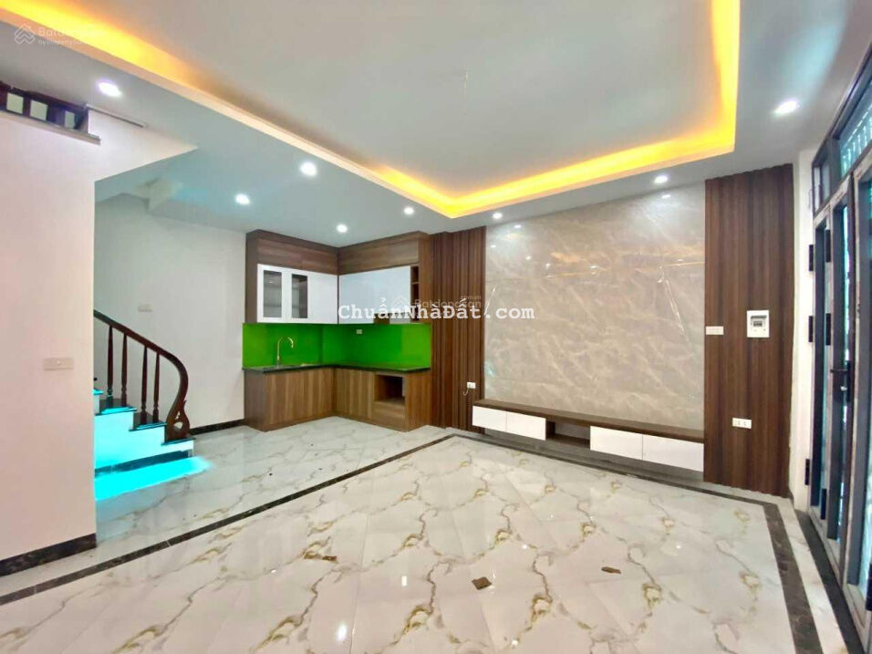 Bán nhà gần Vân Canh, Xuân Phương, ngõ rộng, ô tô đỗ gần giá nhỉnh 2 tỷ