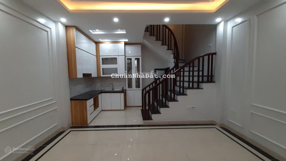 Bán nhà Ngọc Trục - Đại Mỗ, 32m2 x 5T, vuông vắn, mt rộng, ngõ nông, ô tô đỗ cách 30m, giá 3,18 tỷ