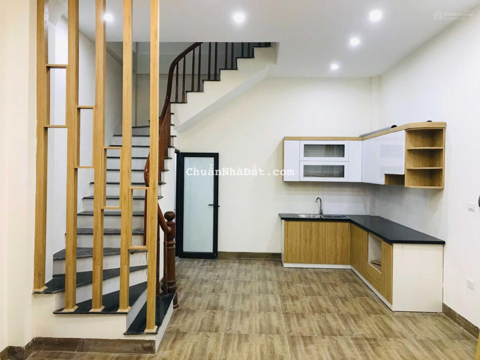 Bán nhà Đại Mỗ, 32m2 x 5T, gần Vincom Mega Mall, vuông vắn, ngõ rộng, ô tô đỗ cách 30m, giá 3,3 tỷ