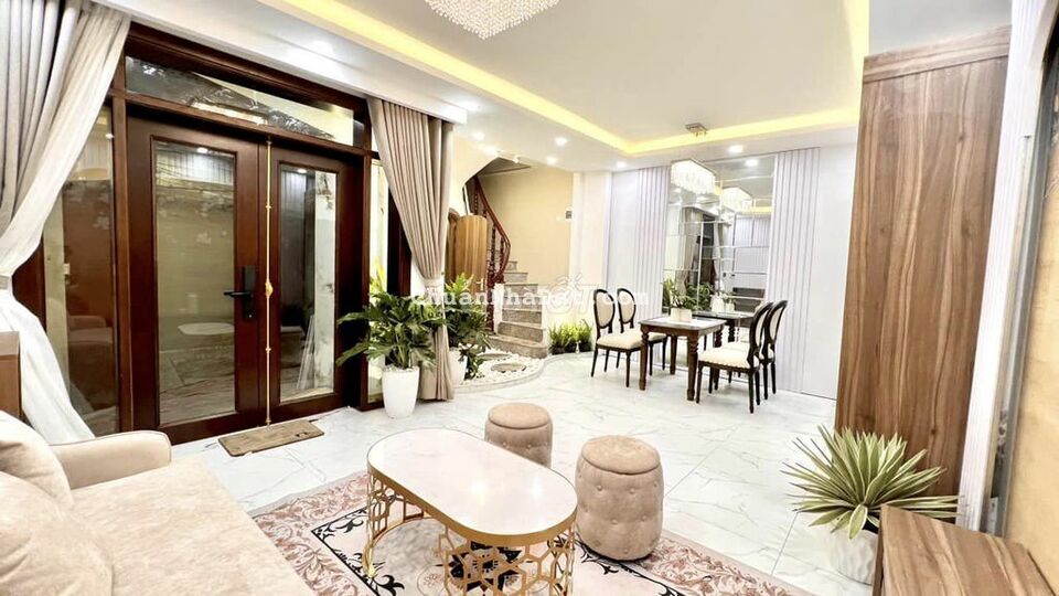 Bán nhà Đại Mỗ, lô góc, gần phố, tặng full nội thất 39m2*5T