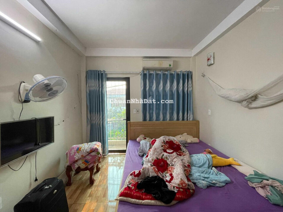 Bán nhà dân 43m2 x 4 tầng, rộng rãi, vuông vắn, ngõ thông, ô tô đỗ cách 20m, thoáng mát - LH