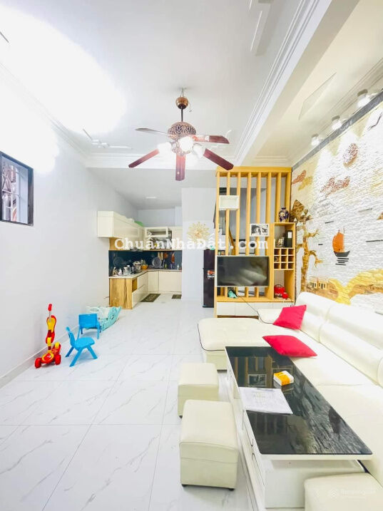 Chính chủ bán nhà Lê Đức Thọ, lô góc dân xây, ô tô 05 tạ đỗ cửa, 45m2, nhỉnh 5 tỷ