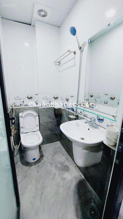 Bán căn hộ dịch vụ Khu vực Mỹ Đình. Mặt ngõ, 10m ra ô tô. DT 50m2, 7 tầng thang máy, 12P full đồ