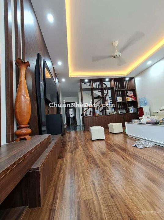 Cần bán gấp nhà Viglacera Xuân Phương, vỉa hè, ô tô tránh, ô chờ thang máy, 2 thoáng, giá: 9.5 tỷ Cần bán gấp nhà Viglacera Xuân Phương, vỉa hè, ô tô tránh, ô chờ thang máy, 2 thoáng, giá: 9.5 tỷ