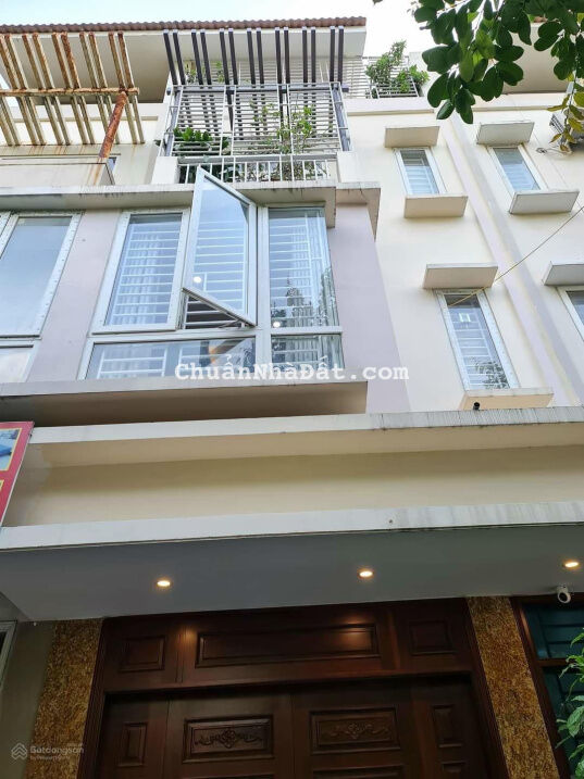 Cần bán gấp nhà Viglacera Xuân Phương, vỉa hè, ô tô tránh, ô chờ thang máy, 2 thoáng, giá: 9.5 tỷ Cần bán gấp nhà Viglacera Xuân Phương, vỉa hè, ô tô tránh, ô chờ thang máy, 2 thoáng, giá: 9.5 tỷ