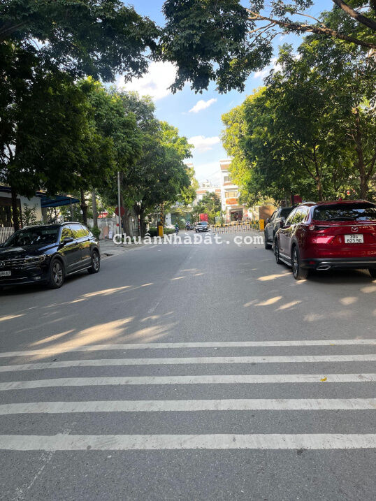 Bán gấp Liền Kề Viglacera Xuân Phương 90m2, Vỉa Hè, Ô tô tránh, Ô chờ thang máy, Giá: 11.5 tỷ