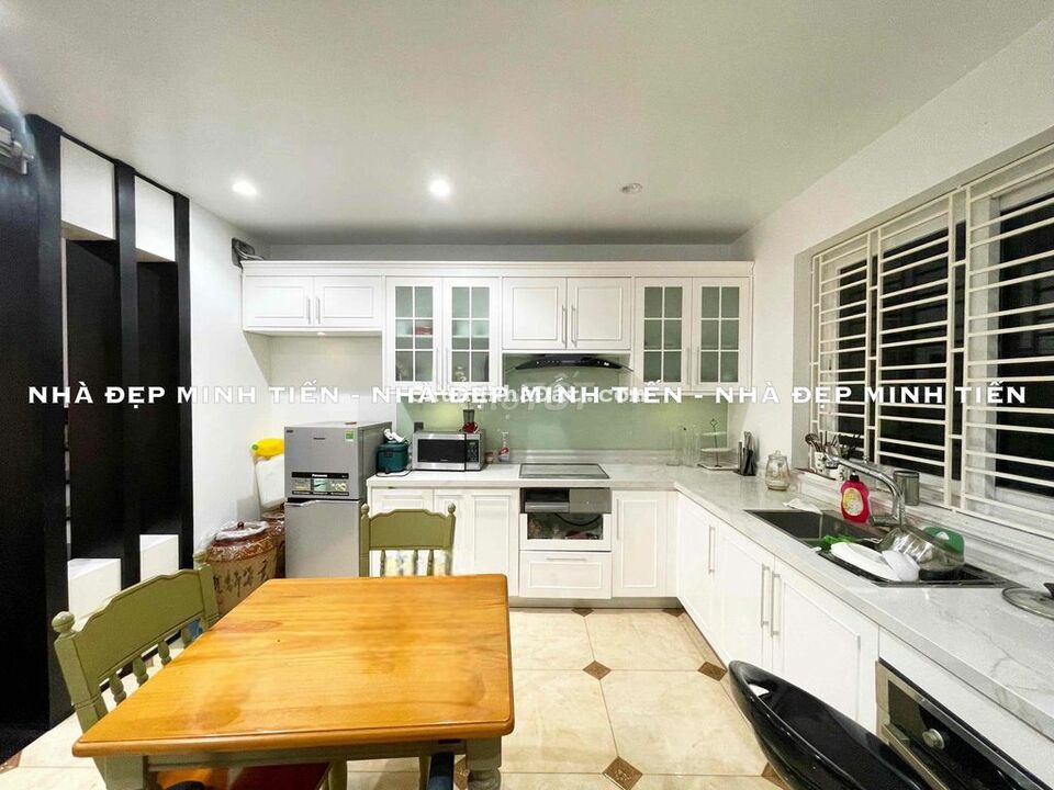 Nhà 5 tầng dân xây Lô 22 Lê Hồng Phong thích hợp vừa ở vừa kinh doanh