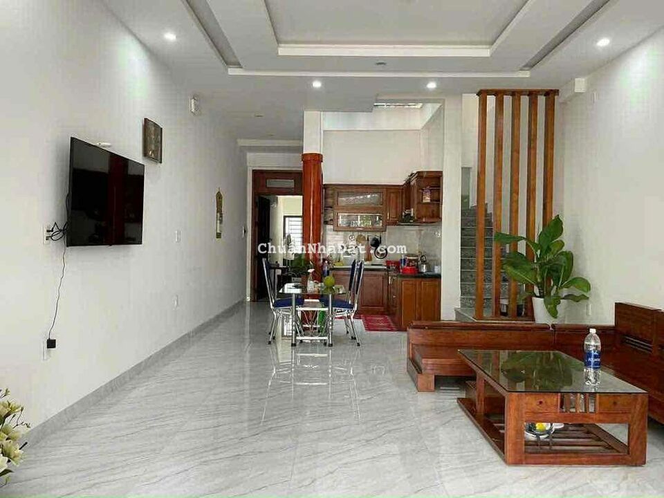 Giảm giá gần 1 tỷ bán nhanh nhà 3 tầng đường Đoàn Khuê gần Bùi Tá Hán Giảm giá gần 1 tỷ bán nhanh nhà 3 tầng đường Đoàn Khuê gần Bùi Tá Hán