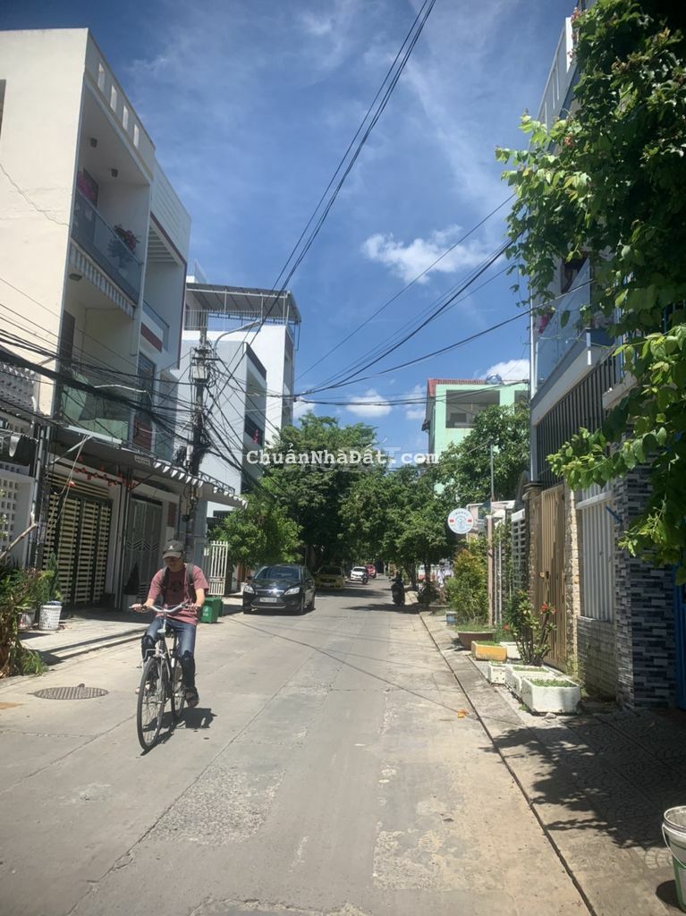 Cần Bán Nhà Sát Trường Đại Học Kinh Tế- Đường 5.5M- DT 110m2- 4.4 Tỷ Cần Bán Nhà Sát Trường Đại Học Kinh Tế- Đường 5.5M- DT 110m2- 4.4 Tỷ