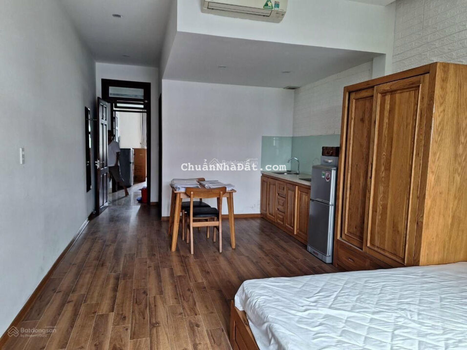 Bán nhà 4 tầng 2 lô liền kề 160m2 đường Hoài Thanh, đối diện ĐH Kinh Tế Đà Nẵng. Đường 7m5