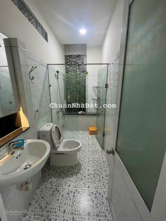 Bán nhà 3 tầng kđt , bắc vĩnh hải, vĩnh hoà , dt 100 m2, hướng nam,đường 16m, giá 5,8 tỷ