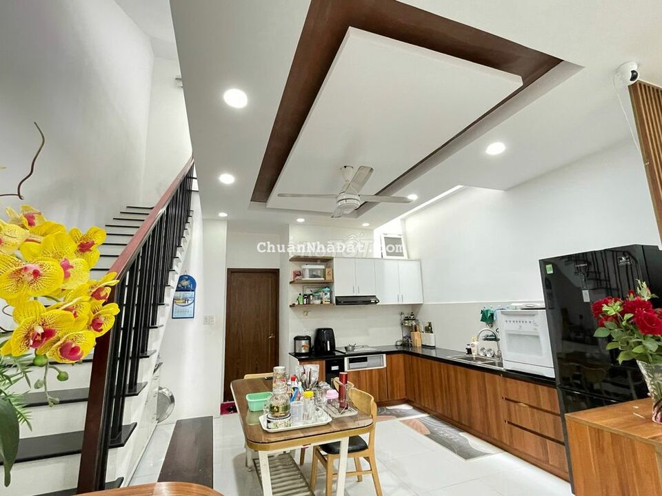 Nhà 3 tầng KĐT Hà Quang 1 - Nha Trang ( sổ hồng Hoàn Công ) 7,3 tỷ Nhà 3 tầng KĐT Hà Quang 1 - Nha Trang ( sổ hồng Hoàn Công ) 7,3 tỷ