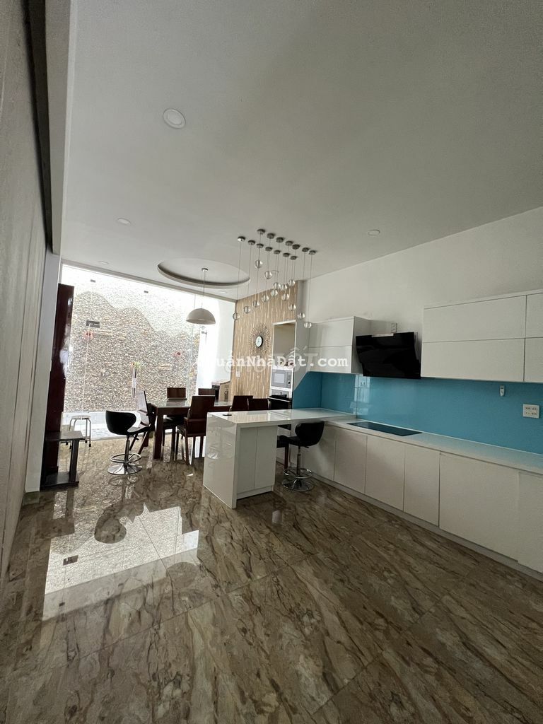 Nhà 4 tầng mặt tiền đường Hồng Lĩnh Trung Tâm Nha Trang giá tốt an cư