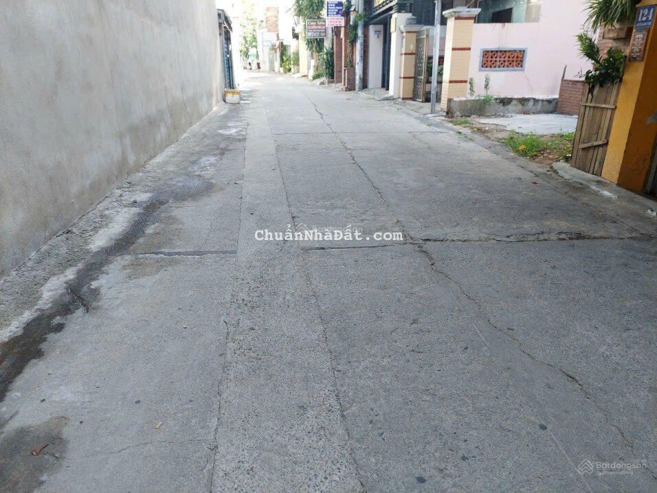 Bán nhà cấp 4, đường Nguyễn Khánh Toàn, Vĩnh Hải, DT 123m2, ngang 5m, hướng nam - giá 67 tr/m2 Bán nhà cấp 4, đường Nguyễn Khánh Toàn, Vĩnh Hải, DT 123m2, ngang 5m, hướng nam - giá 67 tr/m2