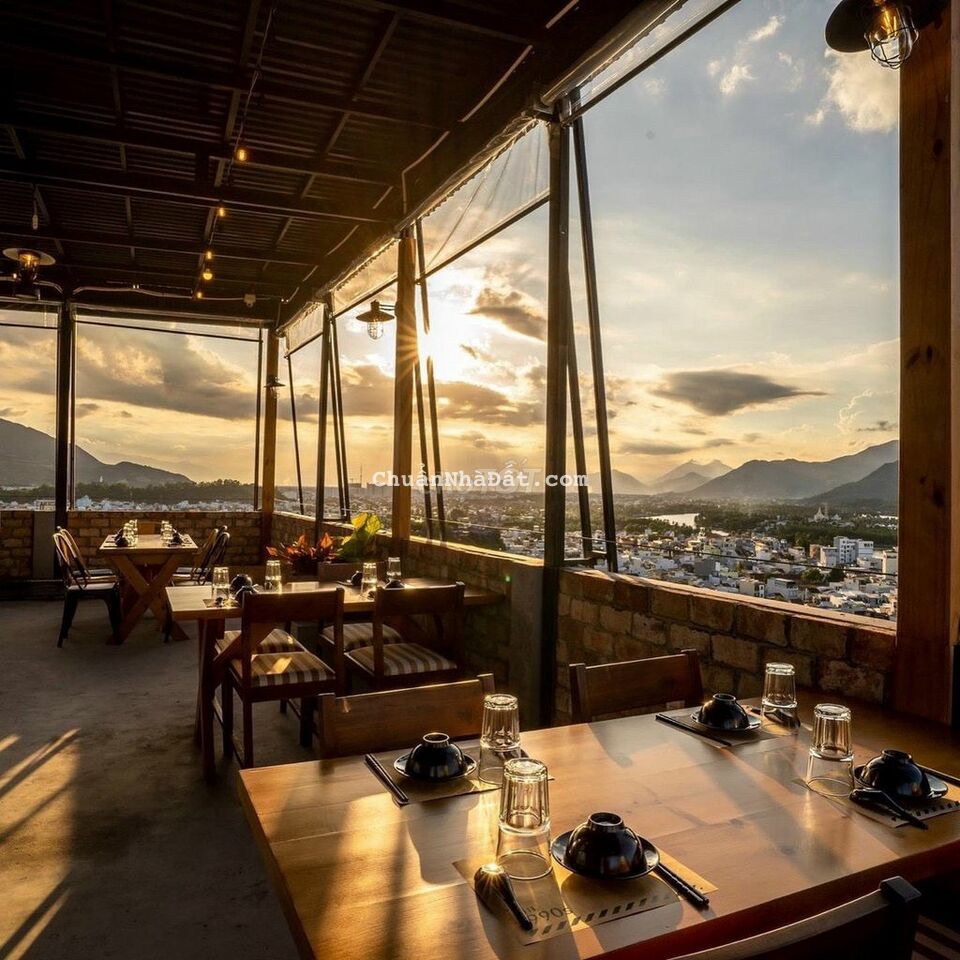 Toà khách sạn 3 sao 65 phòng gần biển &chợ Đầm NT Toà khách sạn 3 sao 65 phòng gần biển &chợ Đầm NT