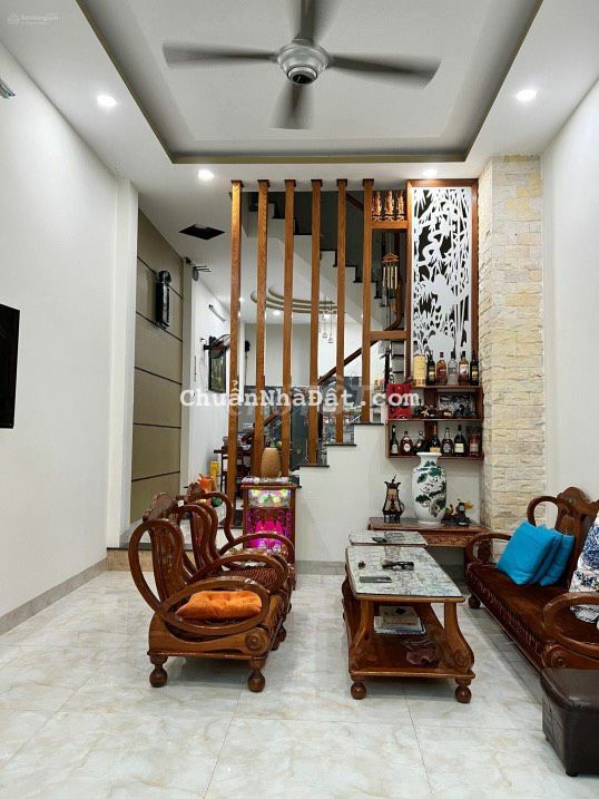 Bán nhà 4 tầng mặt tiền đường Lam Sơn p.Phước Hoà NT