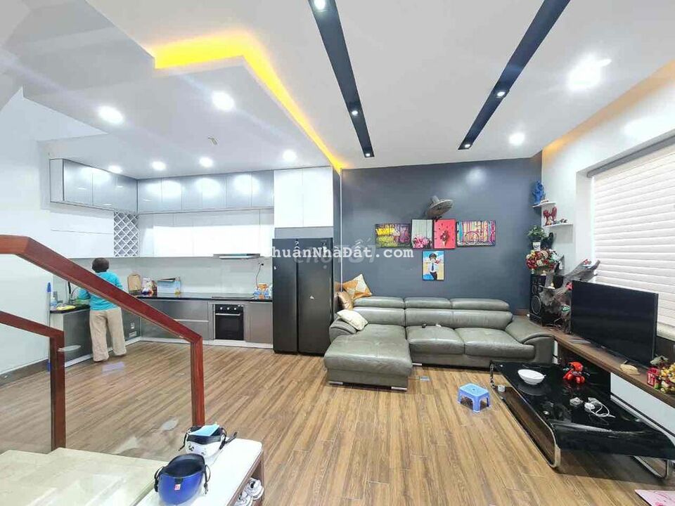 Bán Nhà 3 Tầng Đẹp Hẻm Trần Quý Cáp, Hướng Tây Nam, Giá 2 tỷ 850 Bán Nhà 3 Tầng Đẹp Hẻm Trần Quý Cáp, Hướng Tây Nam, Giá 2 tỷ 850