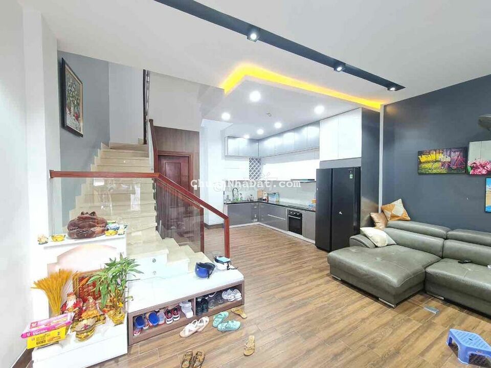 Bán Nhà 3 Tầng Đẹp Hẻm Trần Quý Cáp, Hướng Tây Nam, Giá 2 tỷ 850 Bán Nhà 3 Tầng Đẹp Hẻm Trần Quý Cáp, Hướng Tây Nam, Giá 2 tỷ 850