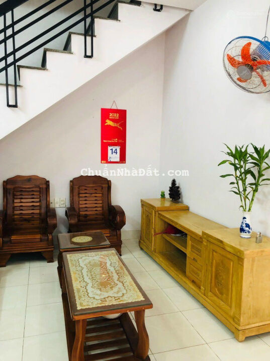 Nhà đẹp 2 tầng - DT 60m2 ngang 6m1 - giá chỉ 1,75 tỷ (vị trí sát Nguyễn Chích)