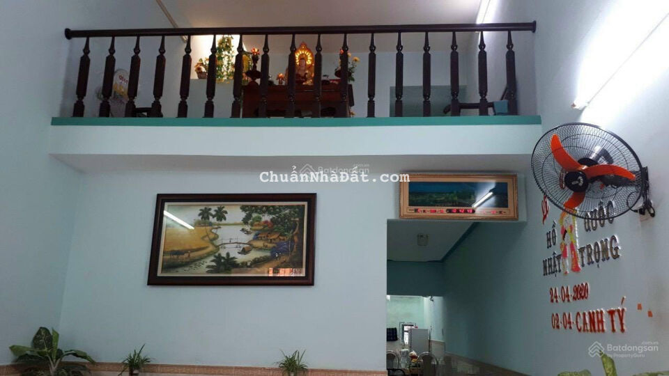 Bán nhà C4 có gác đúc, có 3PN, hẻm 4m P. Vĩnh Hải, Nha Trang. DT 68,6m2 ngang 4m - Giá bán: 2,4 tỷ