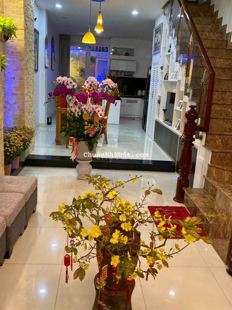 Nhà full nội thất 3 tầng KĐT Hà Quang 2 đường 16m