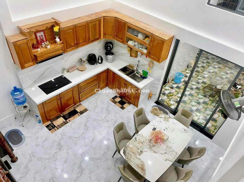 Bán nhà đẹp mặt tiền 23/10 Vĩnh Thạnh Nha Trang