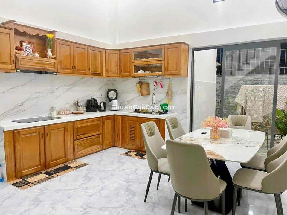 Bán nhà đẹp mặt tiền 23/10 Vĩnh Thạnh Nha Trang