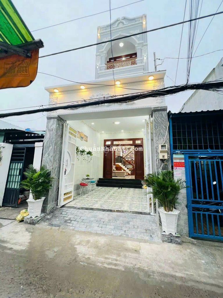 Nhà bán sổ hồng riêng 4×26, hẻm xe hơi