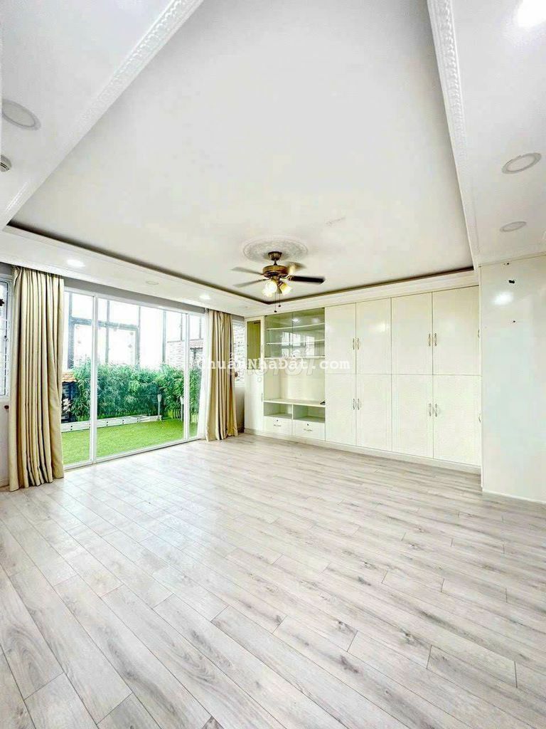 Biệt thự KDC Làng Đại Học ABC , Phước Kiển, 250m2