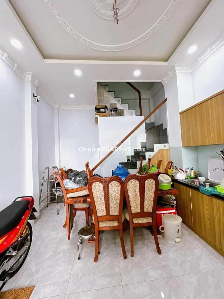 Bán nhà 2 tầng, Phạm Hữu Lầu, sổ riêng, 4x10m, 3.2 tỷ TL