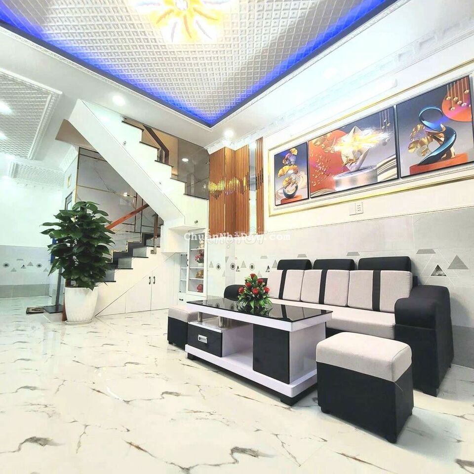 Nhà sổ hồng, hẻm xe hơi, 2 lầu. 5m×11m