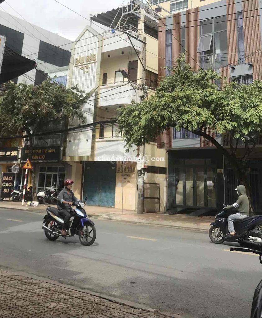 Khách Sạn Mặt Tiền Đường Phạm Ngũ Lão. Gần Vincom HV Khách Sạn Mặt Tiền Đường Phạm Ngũ Lão. Gần Vincom HV