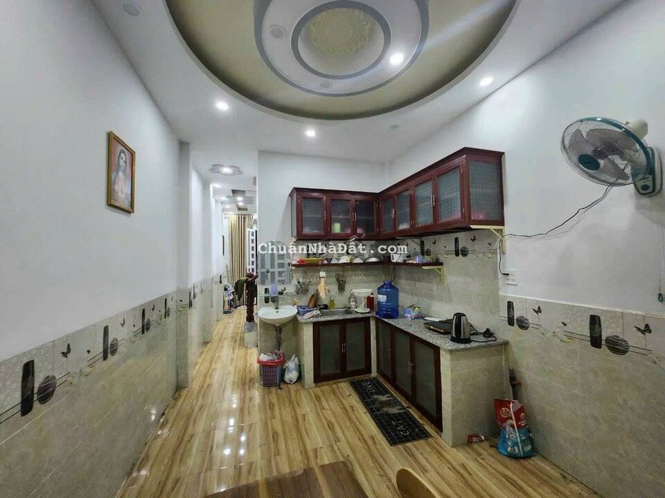 Nhà đẹp hoàn công 2 phòng ngủ trung tâm giá rẻ