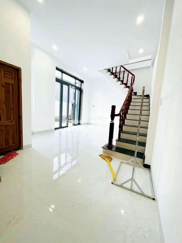 BÁN NHÀ TRỆT LẦU HẺM 385 TRẦN NAM PHÚ GIÁ 2 TỶ 2