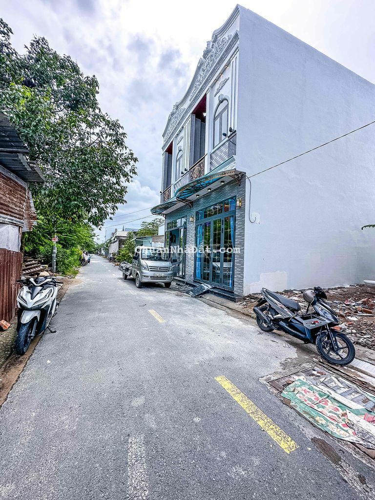 NHÀ LẦU TẶNG FULL NỘI THẤT KHU DÂN CƯ HÀNG BÀNG ĐƯỜNG NVL