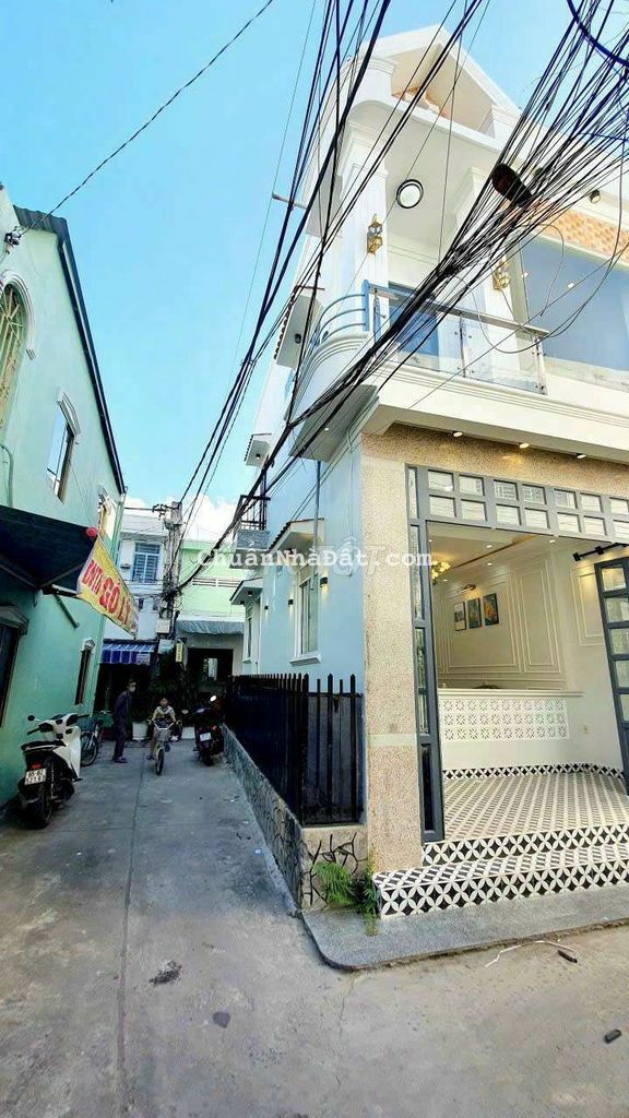 NHÀ TRỆT LẦU ĐẸP TRỤC CHÍNH HẺM 90 HÙNG VƯƠNG