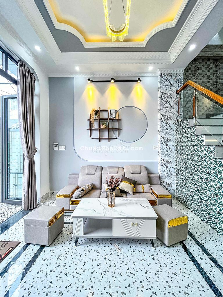 NHÀ LẦU MỚI TUYỆT ĐẸP FULL NỘI THẤT GẦN TRƯỜNG ĐHYD CẦN THƠ
